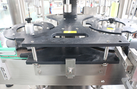 全自動回轉式不干膠貼標機-XTHZ-720J型