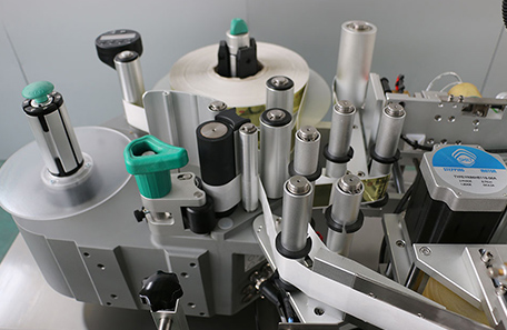 二維碼貼標(biāo)機(jī) 二維碼貼標(biāo)機(jī)